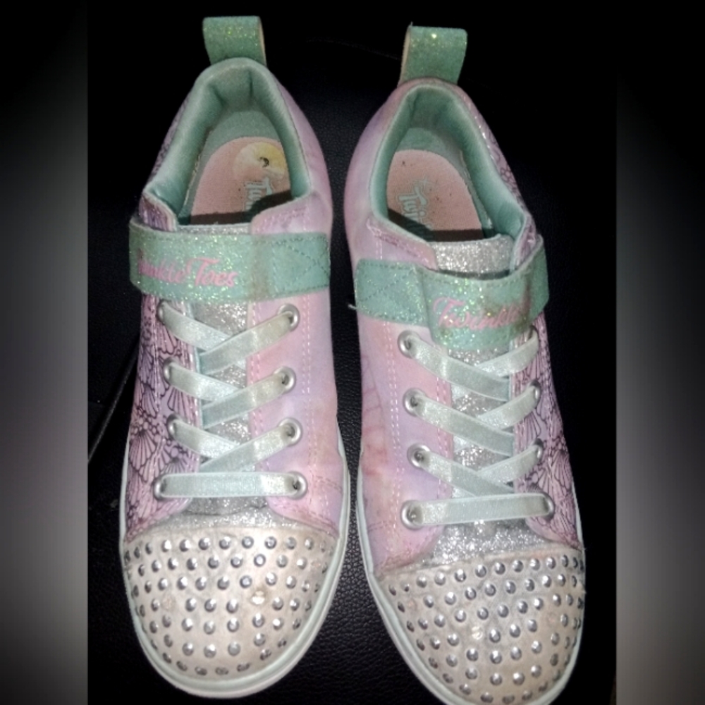 Shoes 😍👟 - Picture 3 of 6